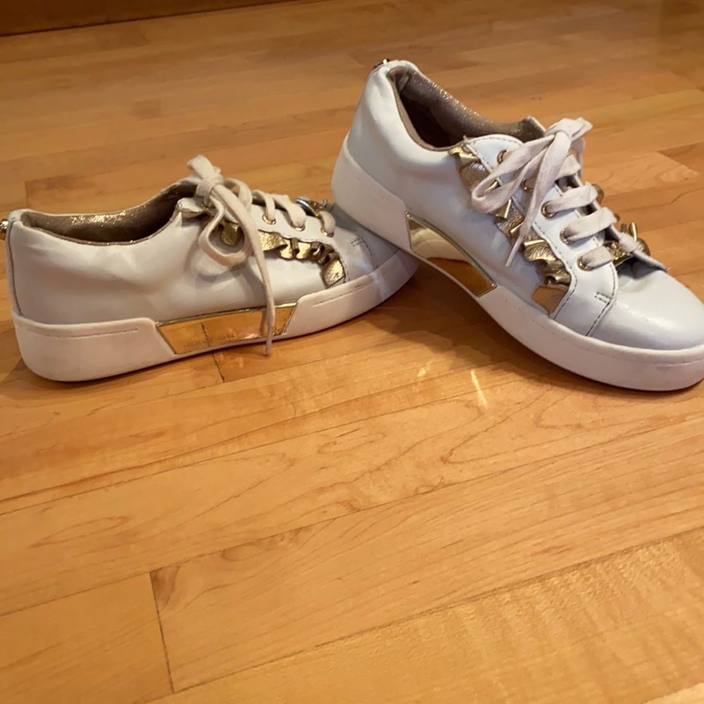 Girls Michael Kors sneakers!